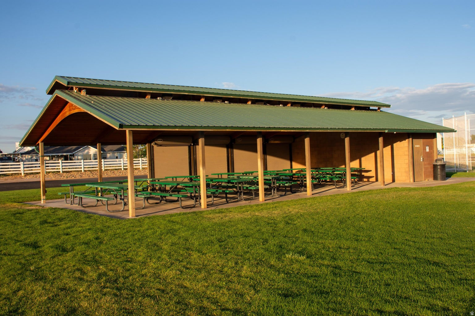 EQUESTRIAN POINTE - Residential