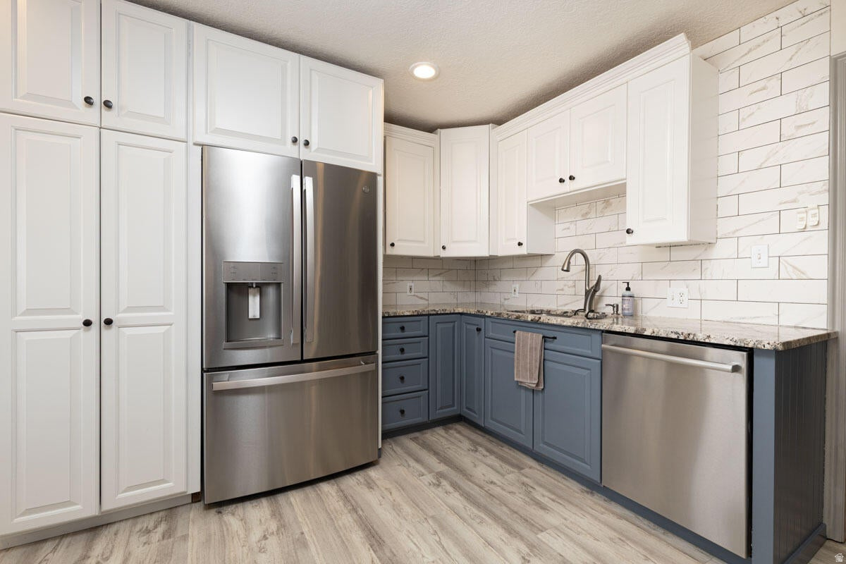 EQUESTRIAN POINTE - Residential