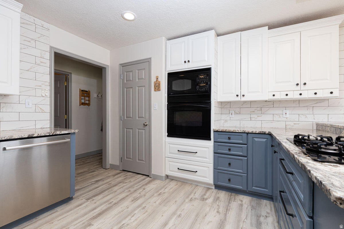 EQUESTRIAN POINTE - Residential