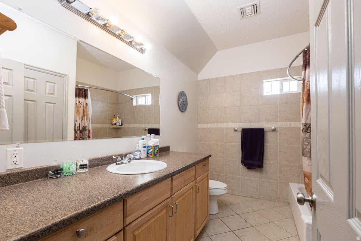 EQUESTRIAN POINTE - Residential