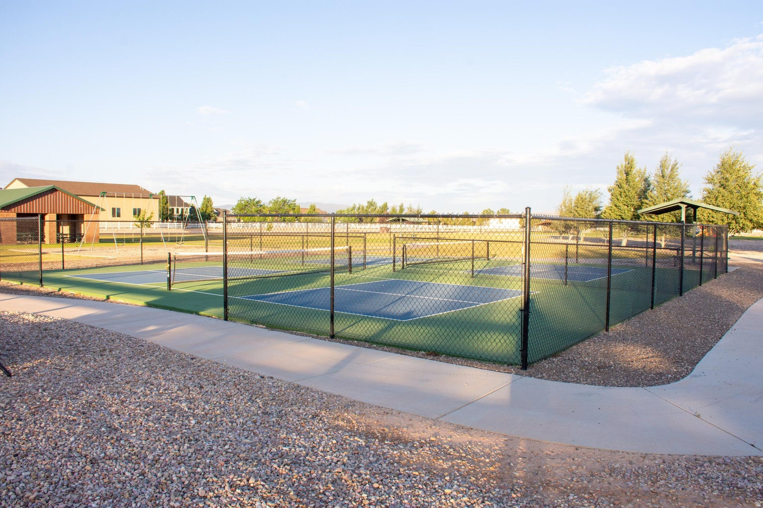 EQUESTRIAN POINTE - Residential