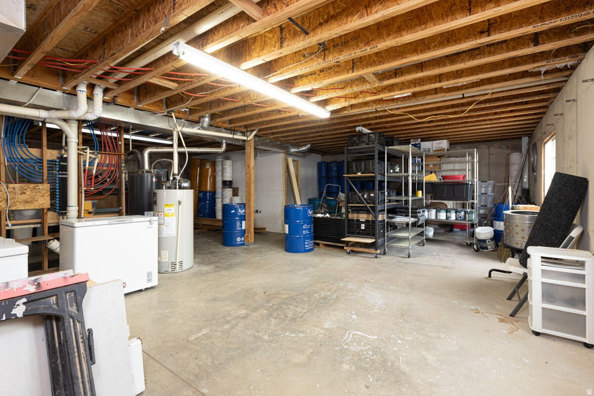 EQUESTRIAN POINTE - Residential