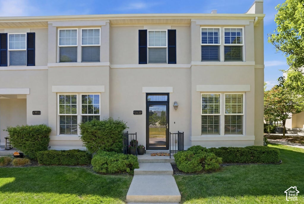 Photo of 10638 S CAVE RUN LN, South Jordan, UT 84009 (MLS # 2189121)