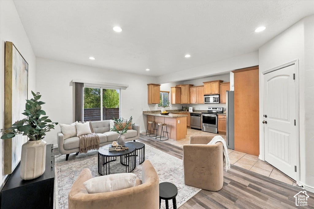 Photo of 251 E AILEE LN, Salt Lake City, UT 84107 (MLS # 2189060)