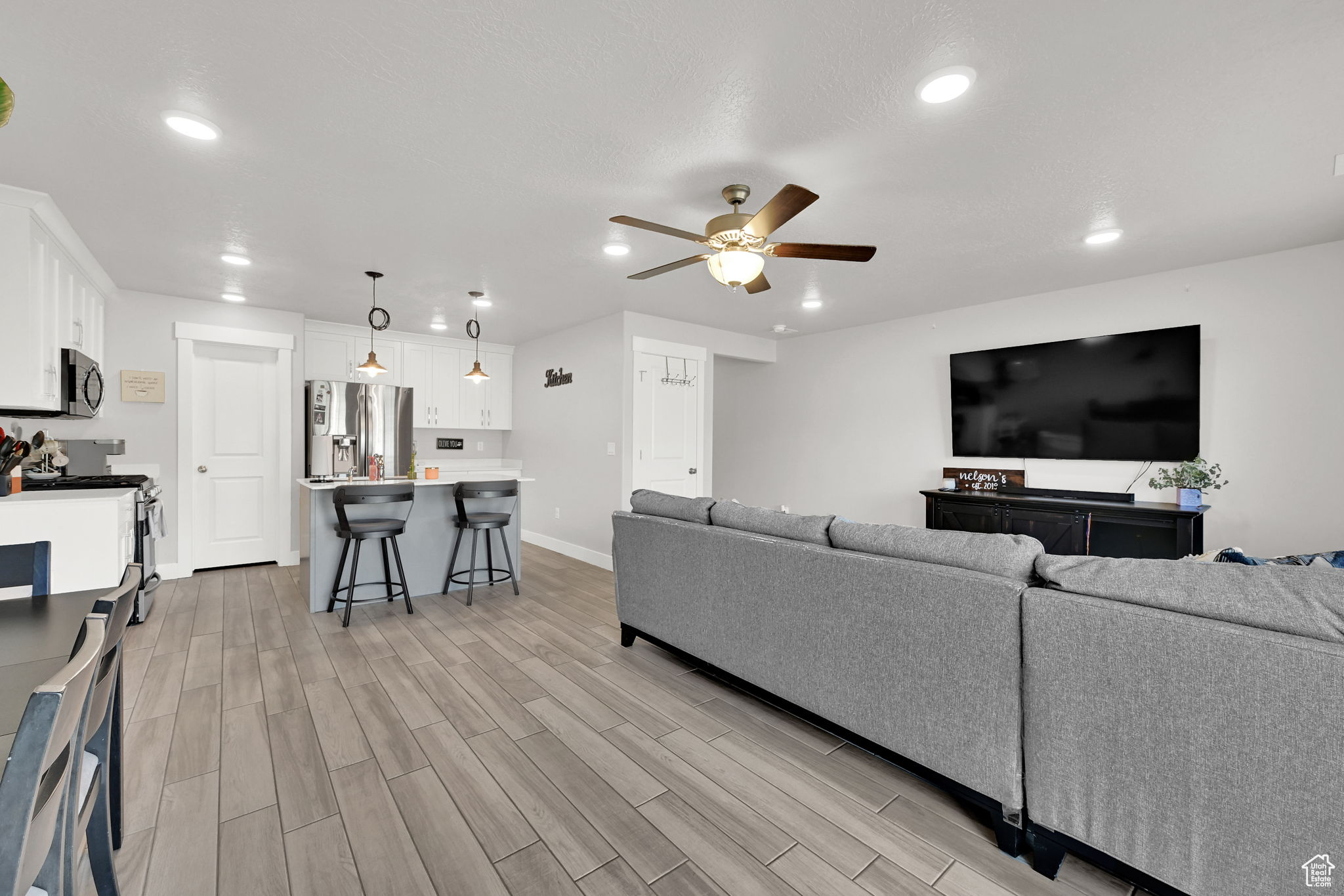 6490 S Aspen Ln, South Weber, Utah image 9