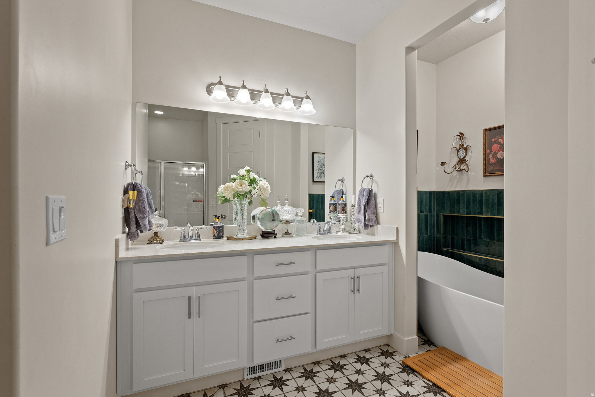 OVERLAND PHASE B - Residential