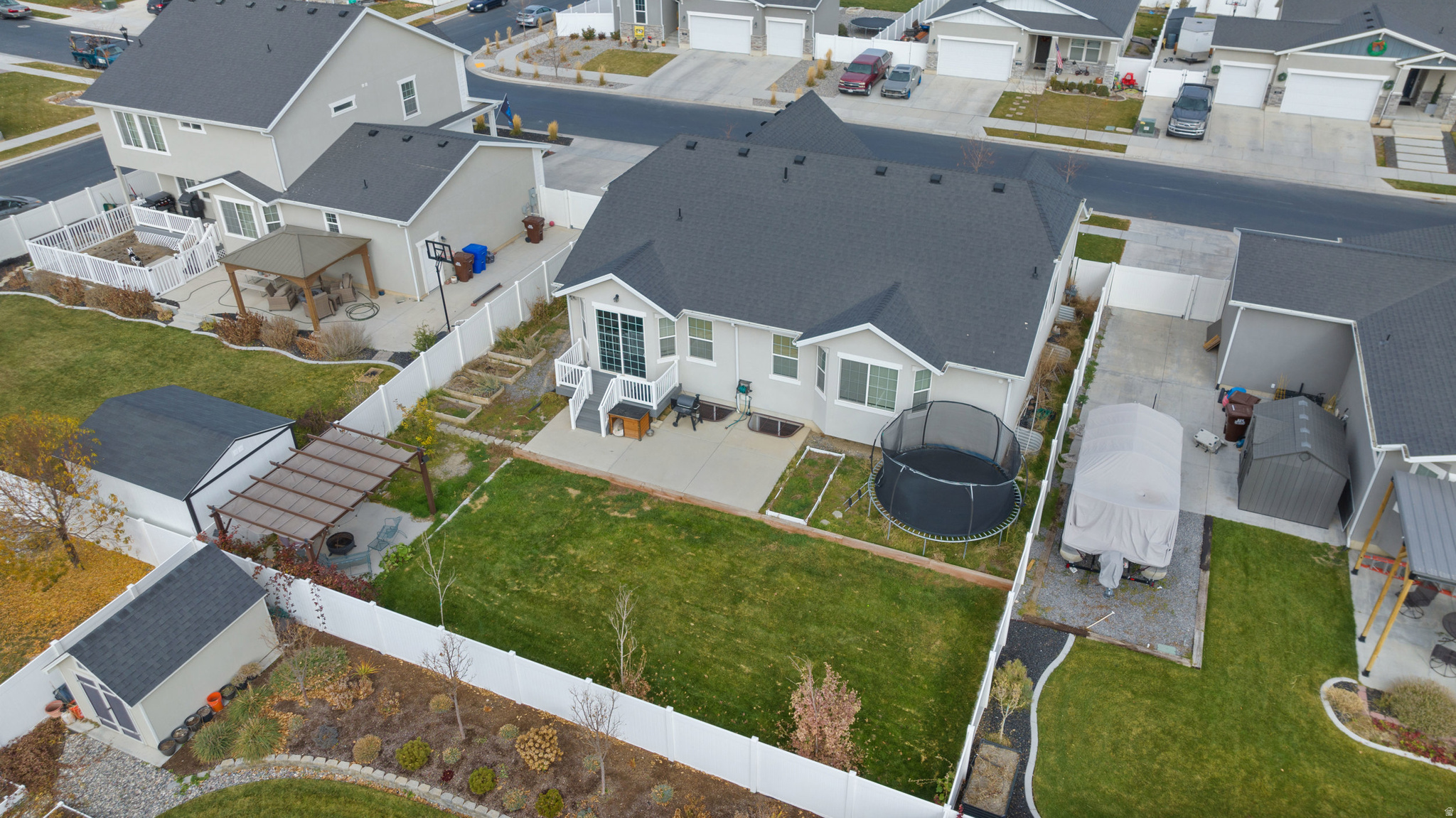 OVERLAND PHASE B - Residential