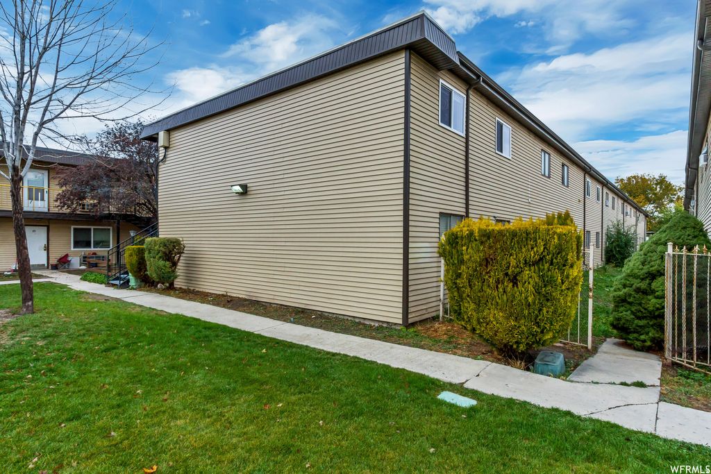 Photo of 1601 W 400 S #64, Salt Lake City, UT 84104 (MLS # 2124301)