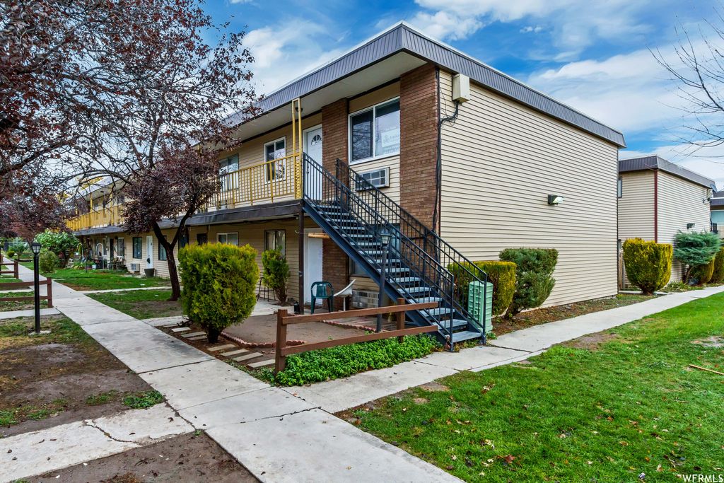 Photo of 1601 W 400 S #64, Salt Lake City, UT 84104 (MLS # 2124301)