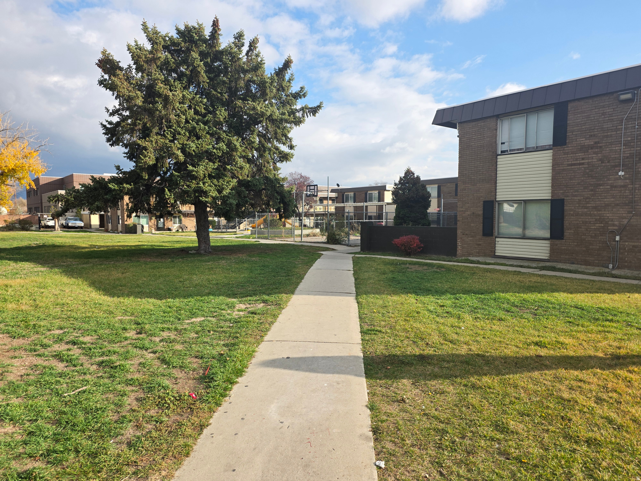 FOUR SEASONS VILLAGE CONDM - Residential