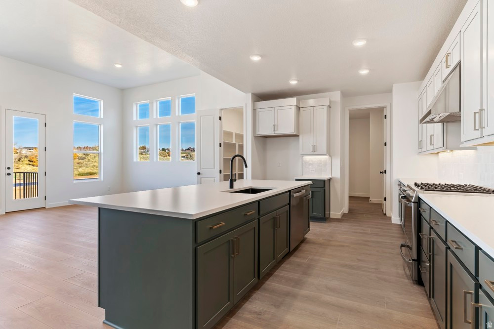 EASTRIDGE PARK - Residential