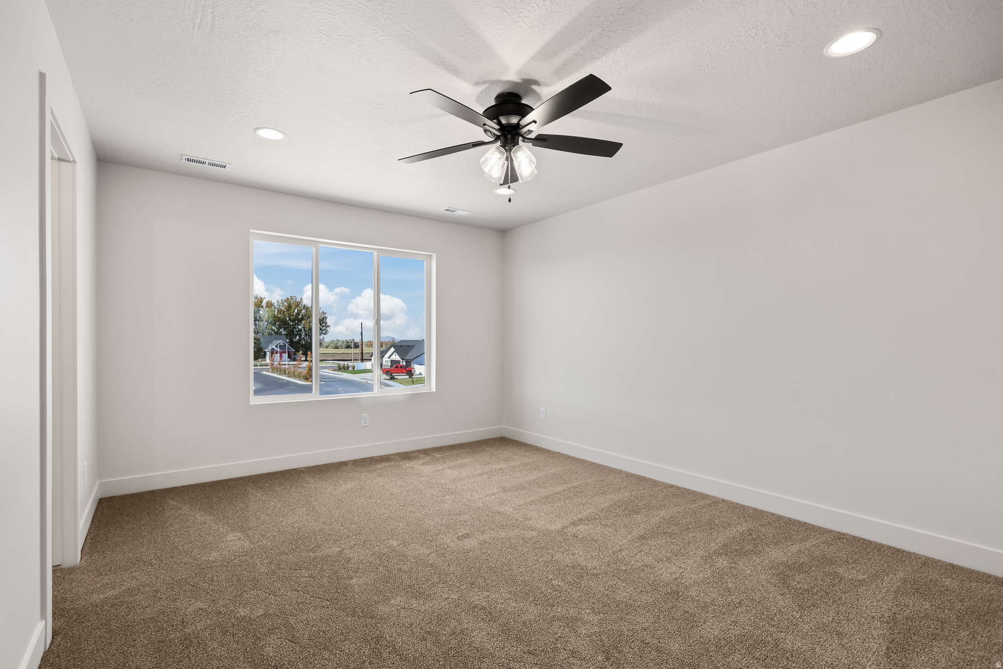 HARVEST FIELDS - Residential