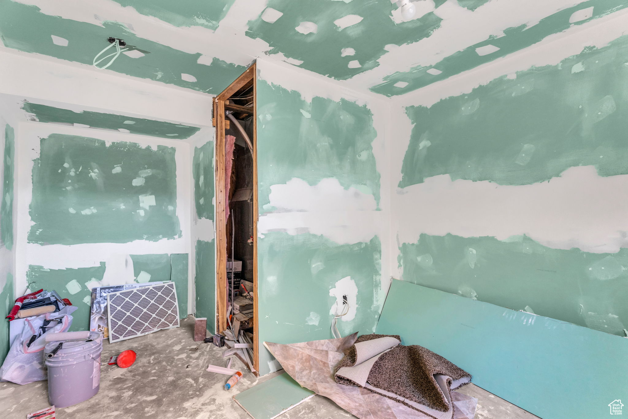 OVERLAKE ESTATES - Residential Income