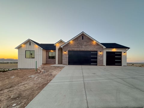 Homes For Sale - 3256 W Kingsbury Dr<br/> Cedar City, UT 84720
