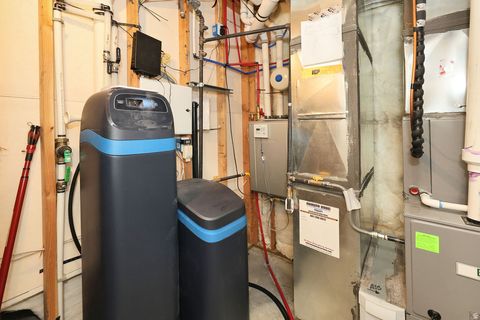 Tiny photo for 5287 W BOWSTRING WAY, South Jordan, UT 84009 (MLS # 2150293)