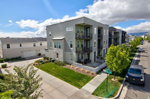 Tiny photo for 5287 W BOWSTRING WAY, South Jordan, UT 84009 (MLS # 2150293)