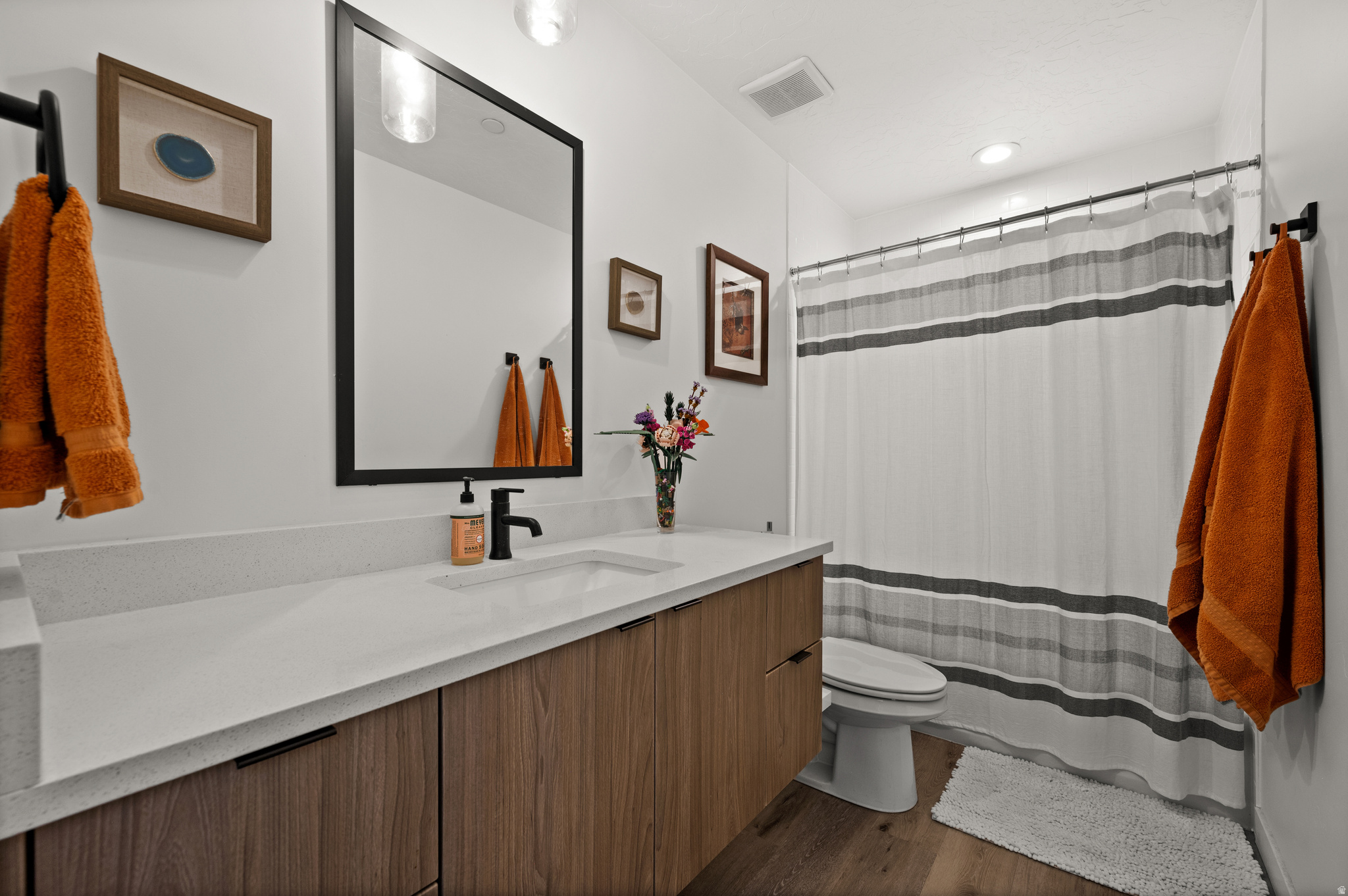 THE LUCY - Residential