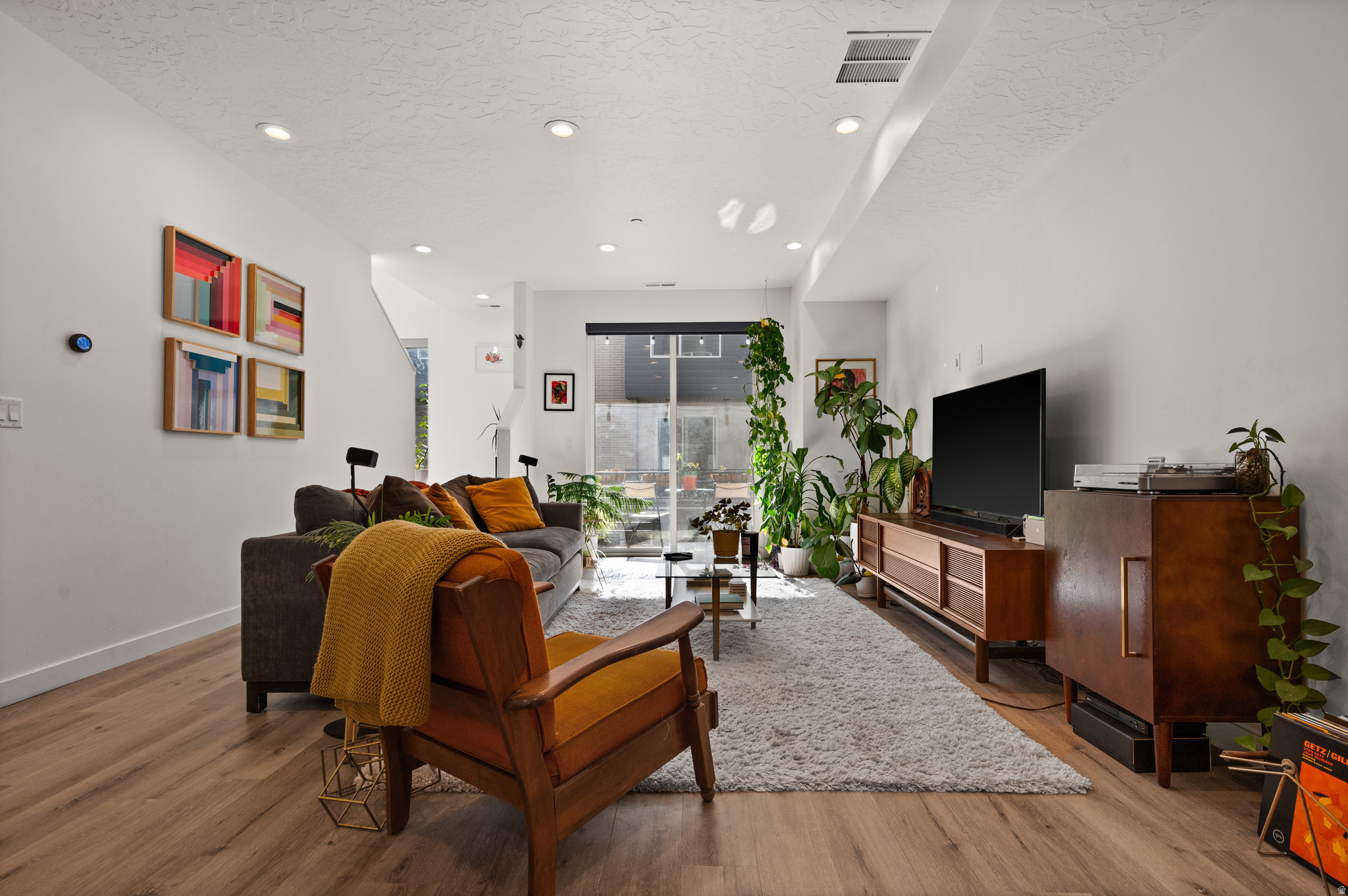 THE LUCY - Residential