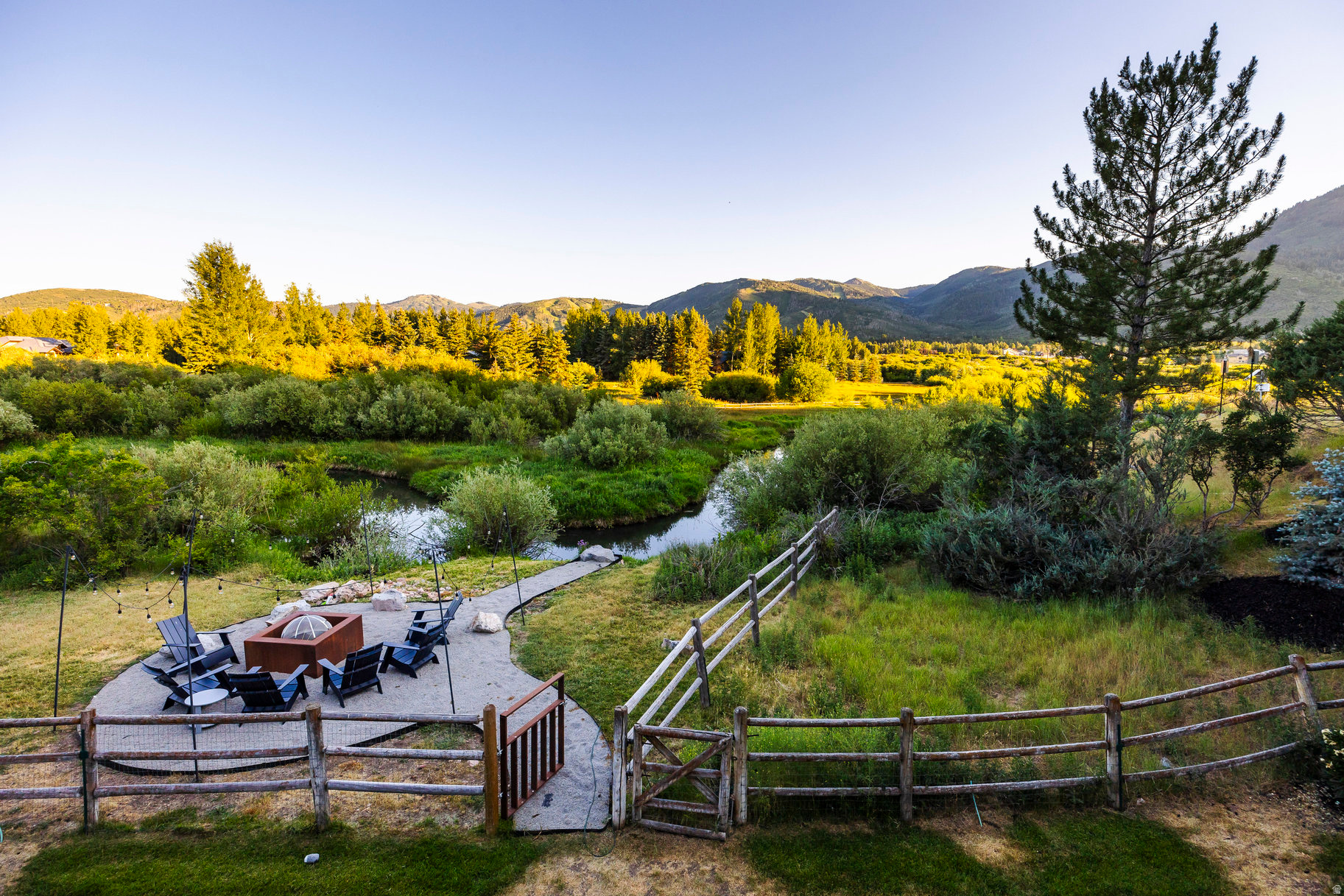 RIDGEVIEW - Residential