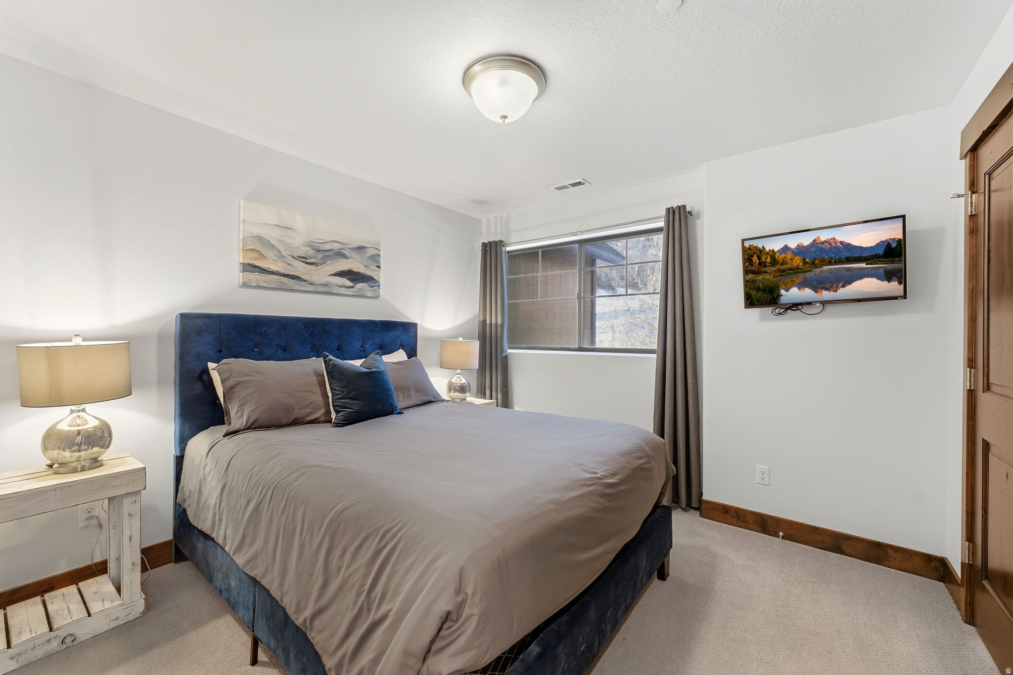 IROQUOIS - Residential