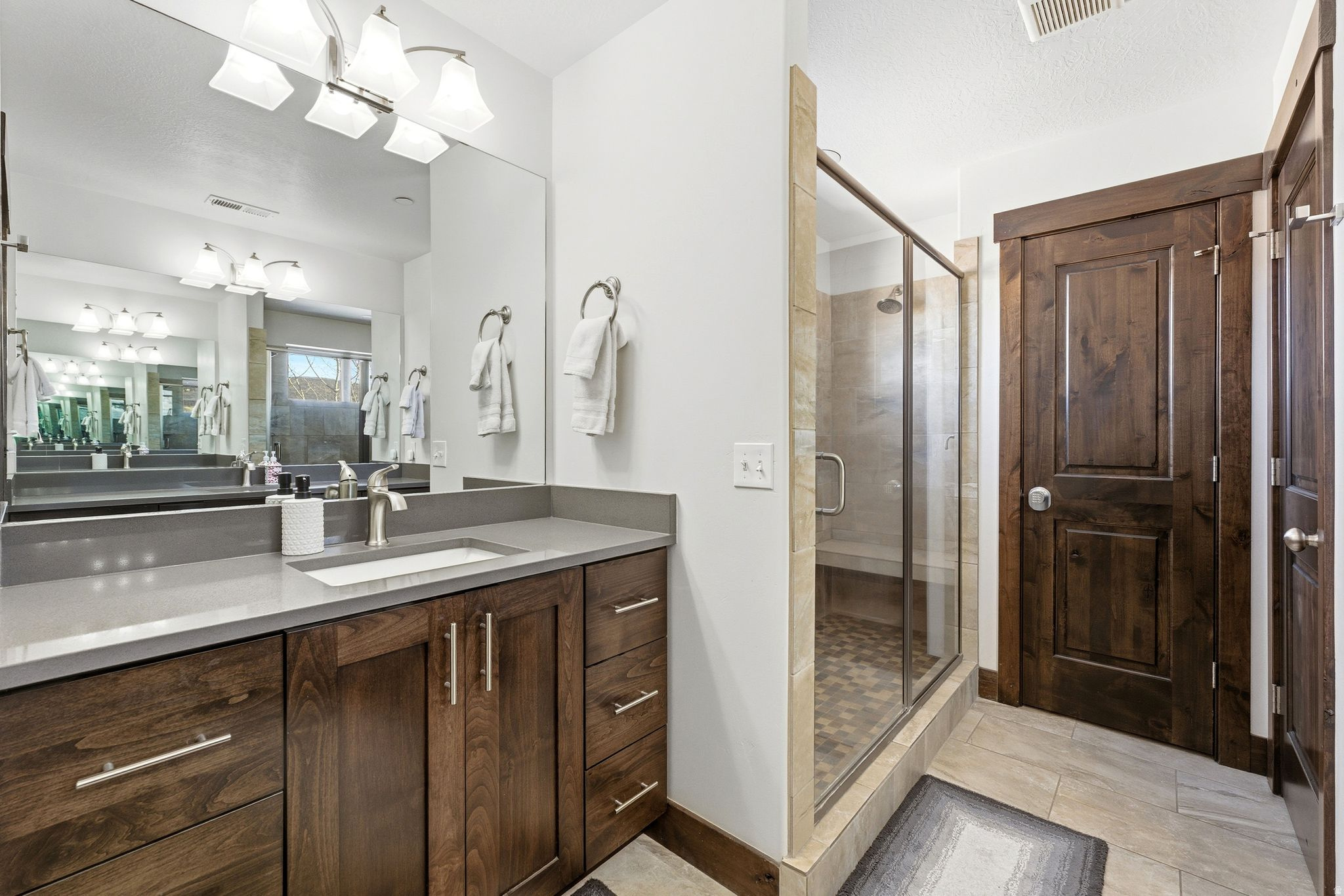 IROQUOIS - Residential