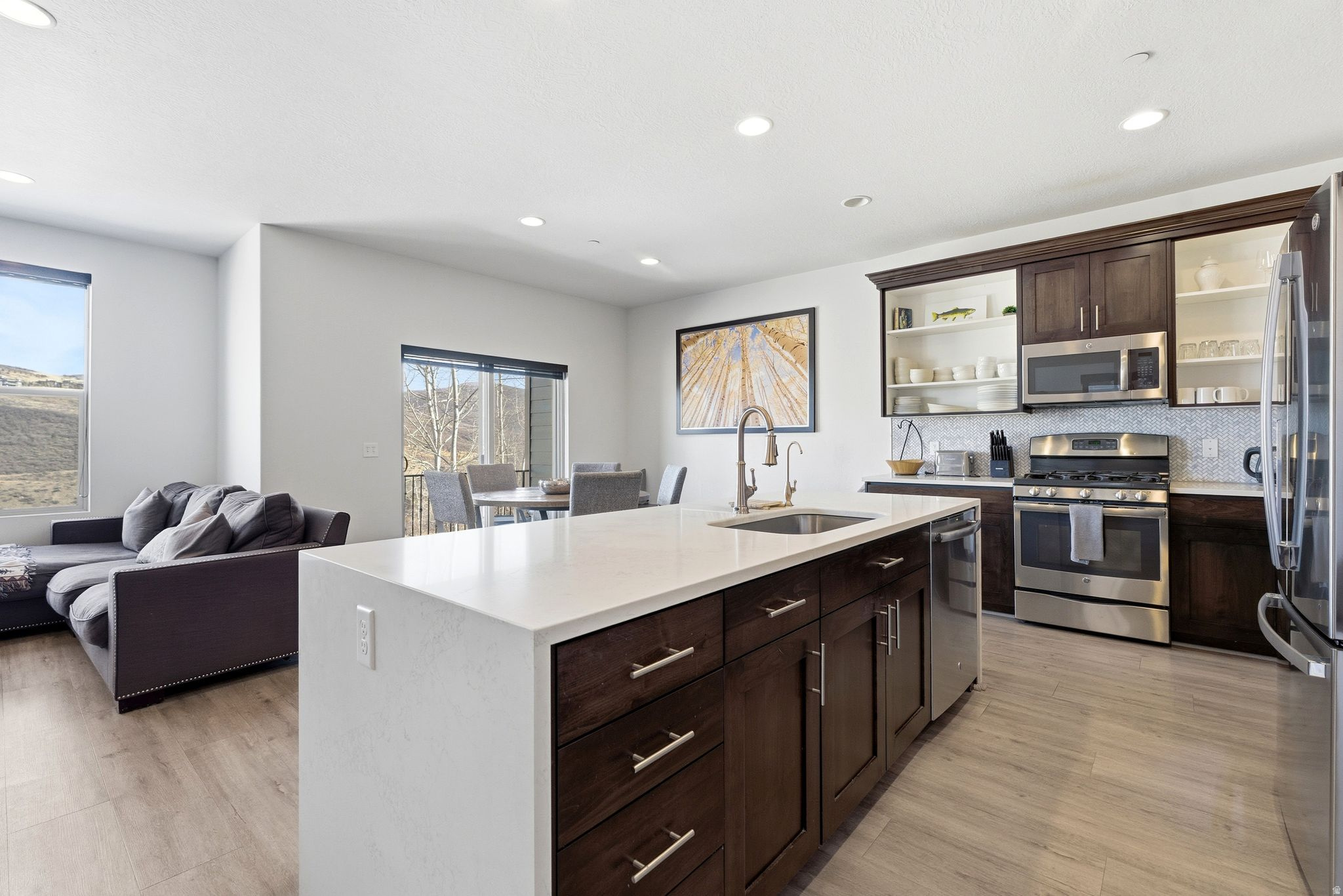 IROQUOIS - Residential