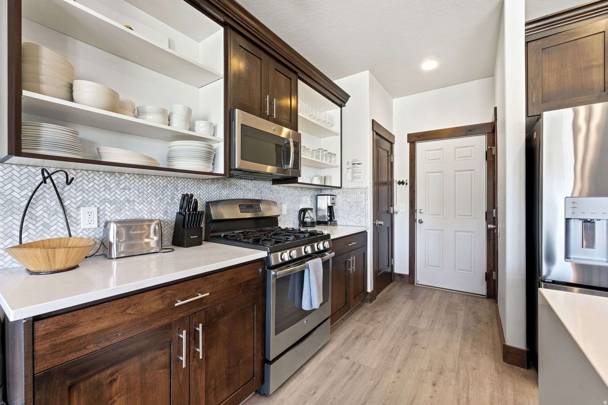 IROQUOIS - Residential