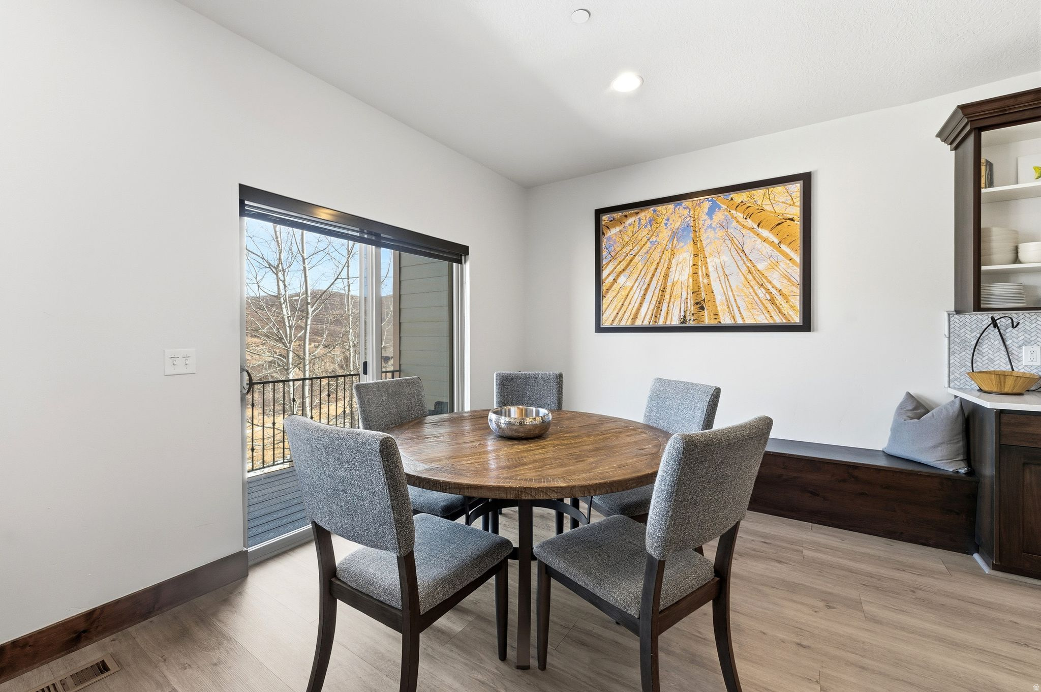 IROQUOIS - Residential