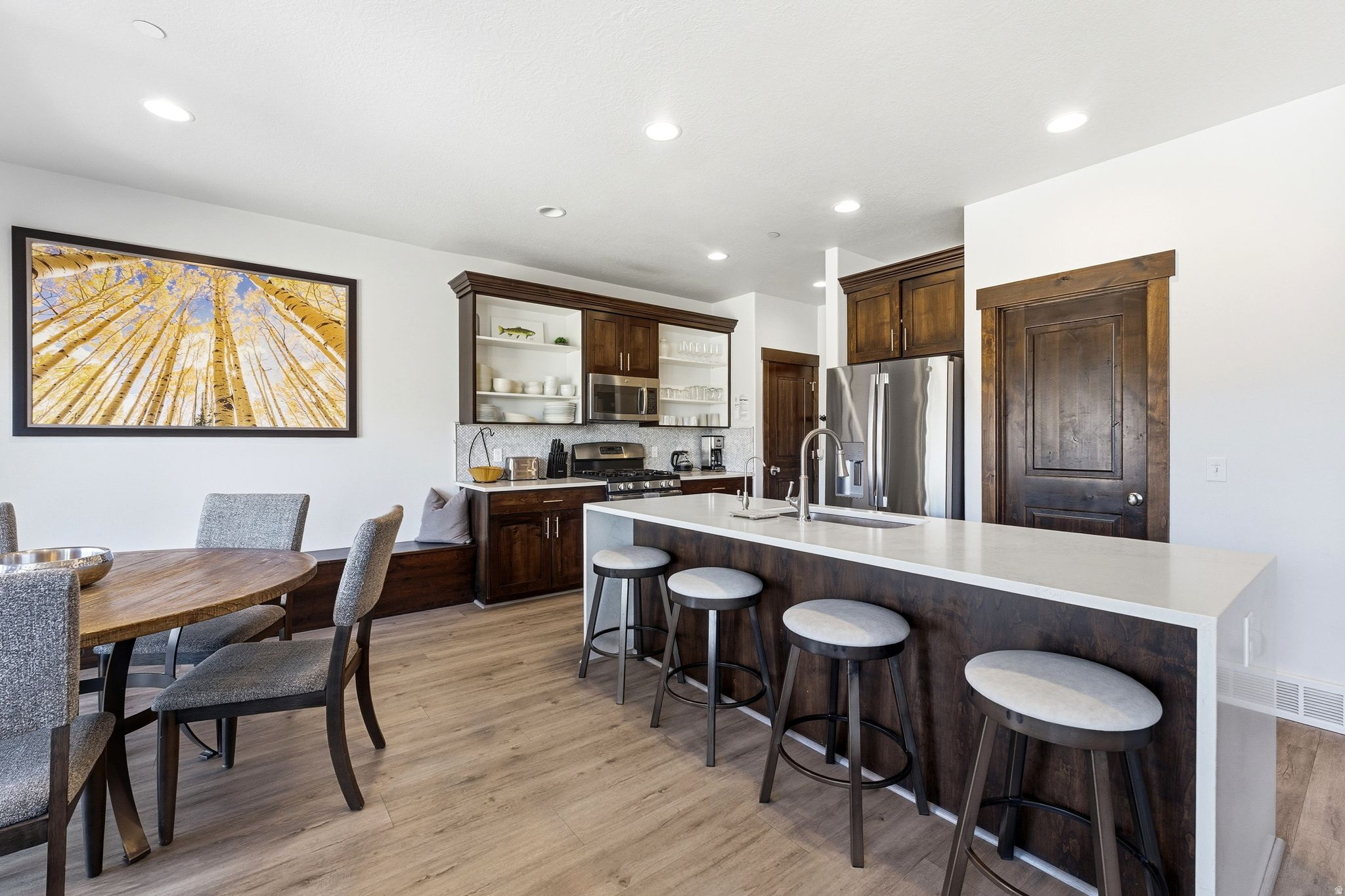 IROQUOIS - Residential