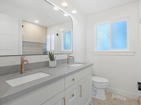 Tiny photo for 2095 E ROLLING KNOLLS WAY S, Salt Lake City, UT 84121 (MLS # 2134292)