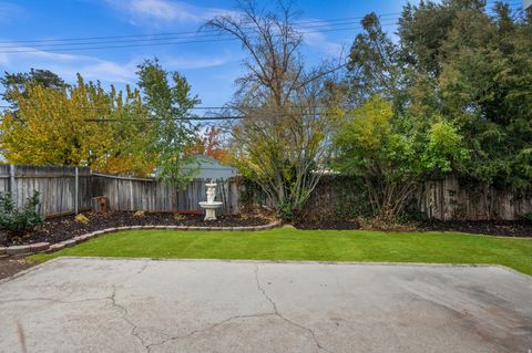 Tiny photo for 2095 E ROLLING KNOLLS WAY S, Salt Lake City, UT 84121 (MLS # 2134292)