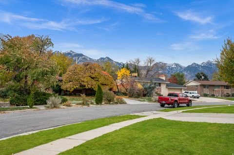 Tiny photo for 2095 E ROLLING KNOLLS WAY S, Salt Lake City, UT 84121 (MLS # 2134292)