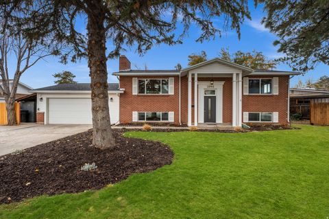 Tiny photo for 2095 E ROLLING KNOLLS WAY S, Salt Lake City, UT 84121 (MLS # 2134292)