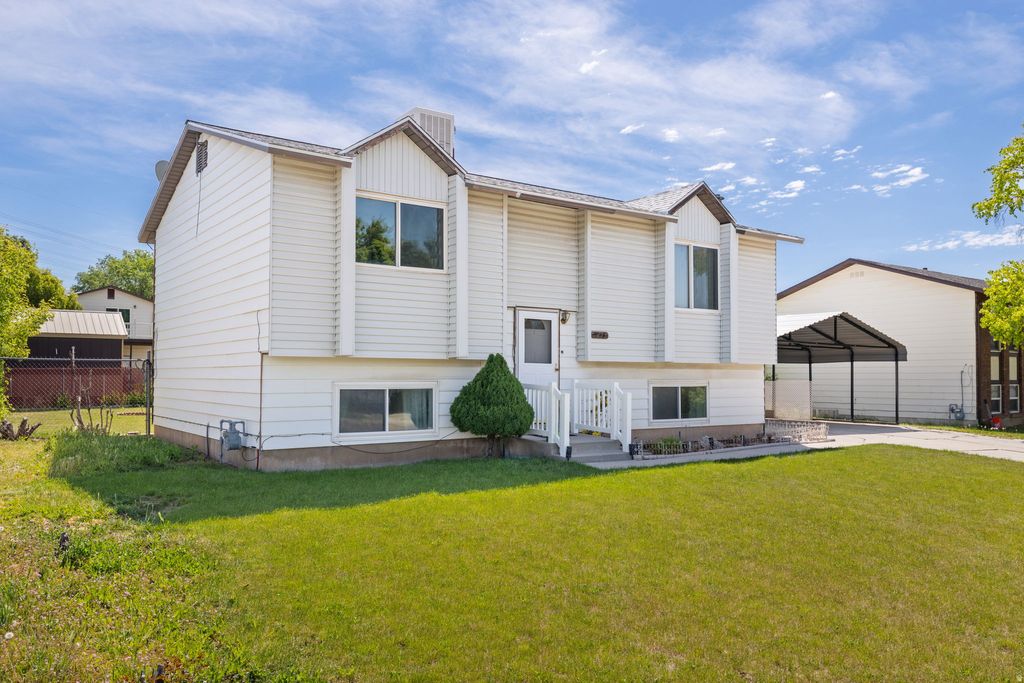 Photo of 2258 S 400 W, Clearfield, UT 84015 (MLS # 2157978)