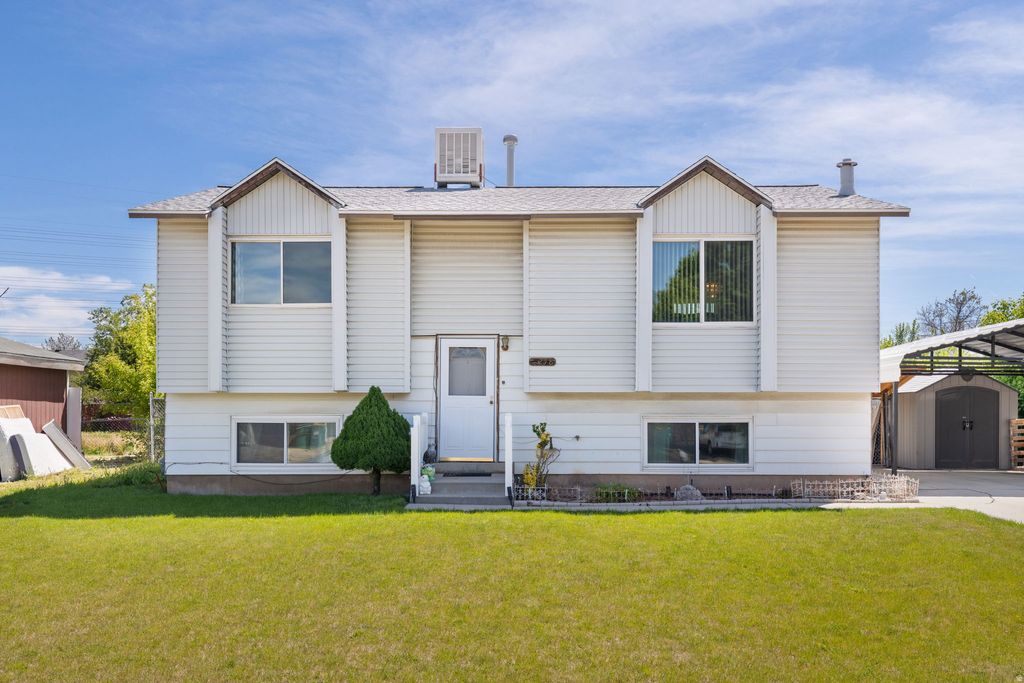 Photo of 2258 S 400 W, Clearfield, UT 84015 (MLS # 2157978)