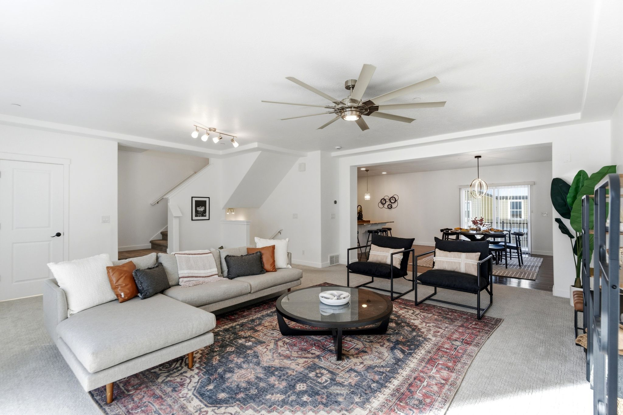 AVENUES AT THE STATI - Residential