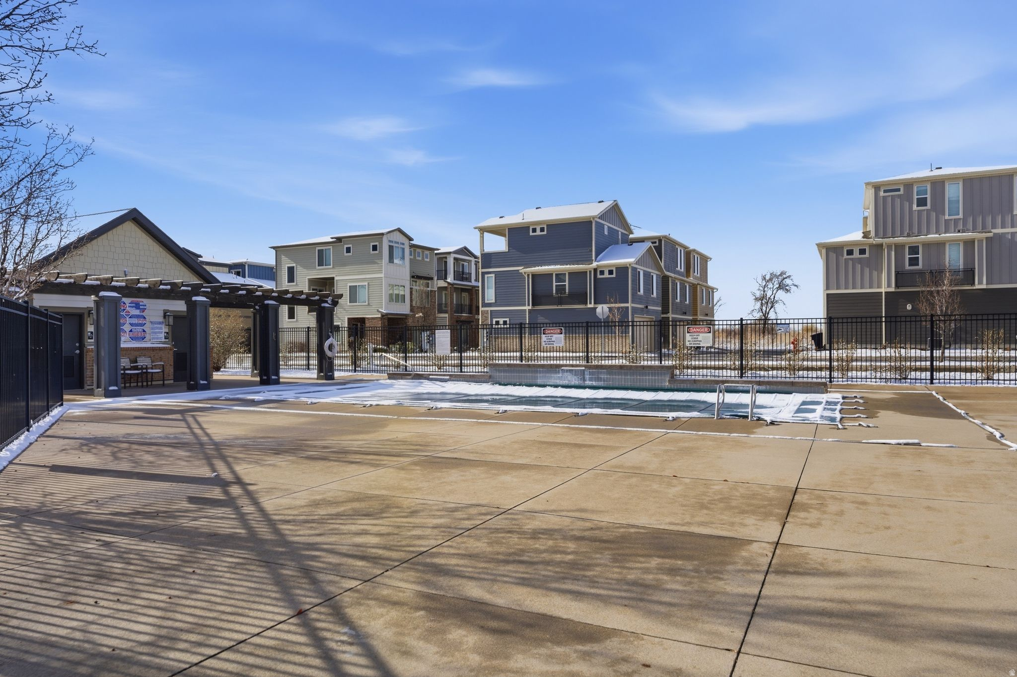 AVENUES AT THE STATI - Residential