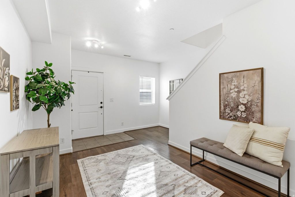 Photo of 22 N 1100 W, Farmington, UT 84025 (MLS # 2125039)