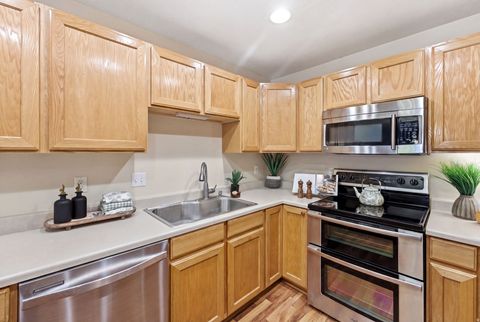 Tiny photo for 1205 E PRIVET DR #102, Cottonwood Heights, UT 84121 (MLS # 2150987)