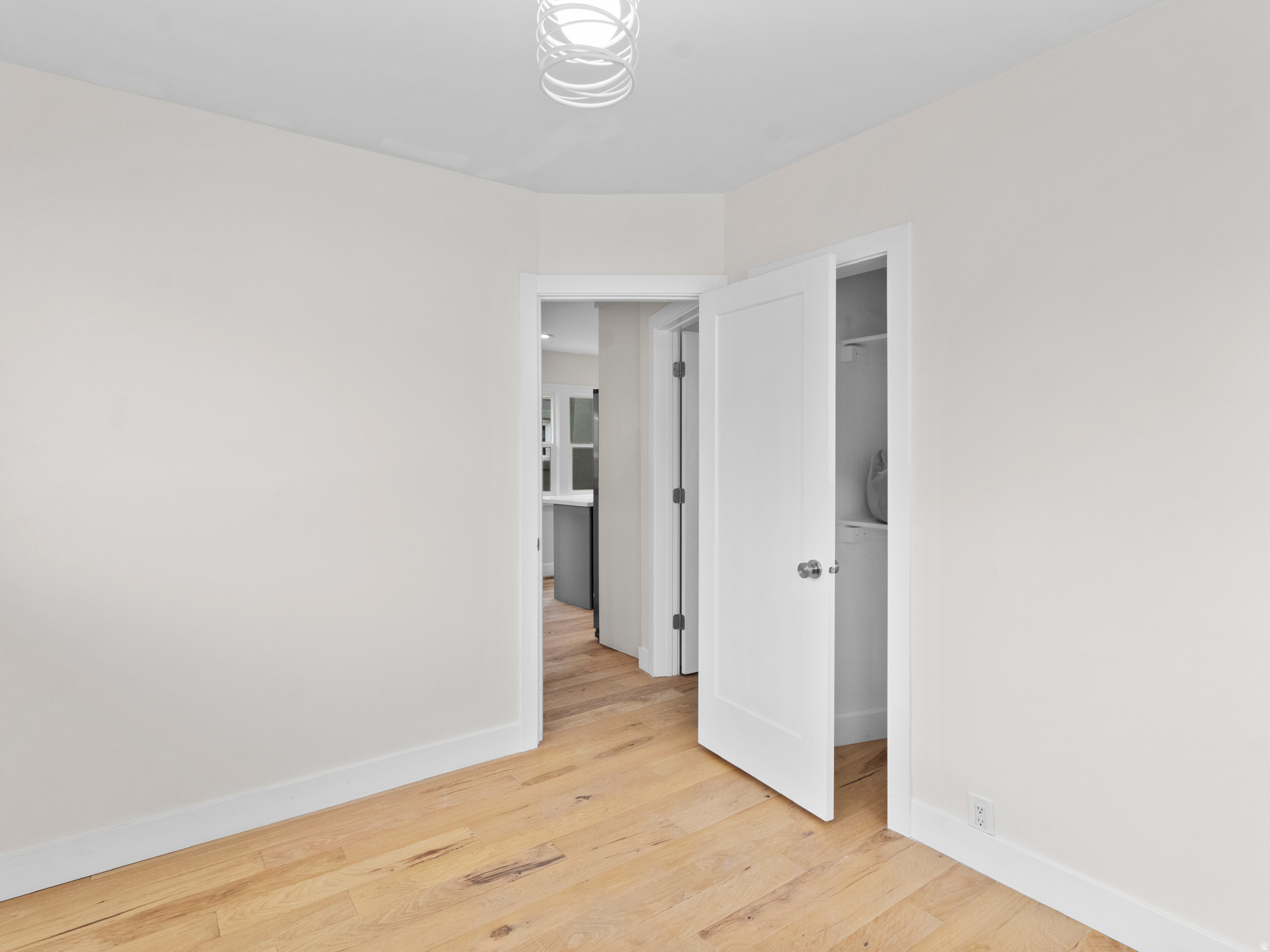 UNIVERSITY - Residential