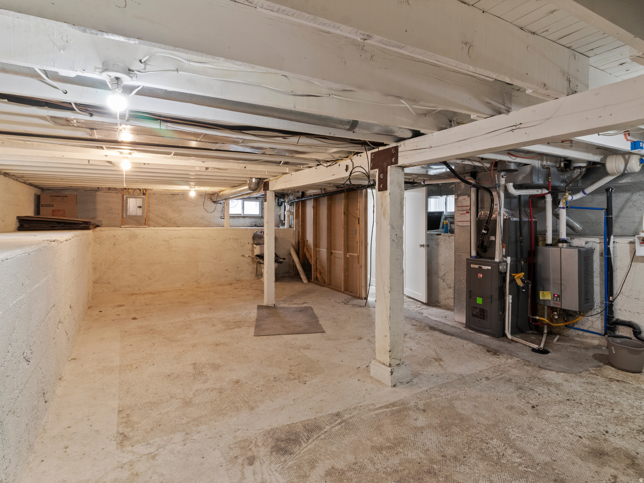 UNIVERSITY - Residential