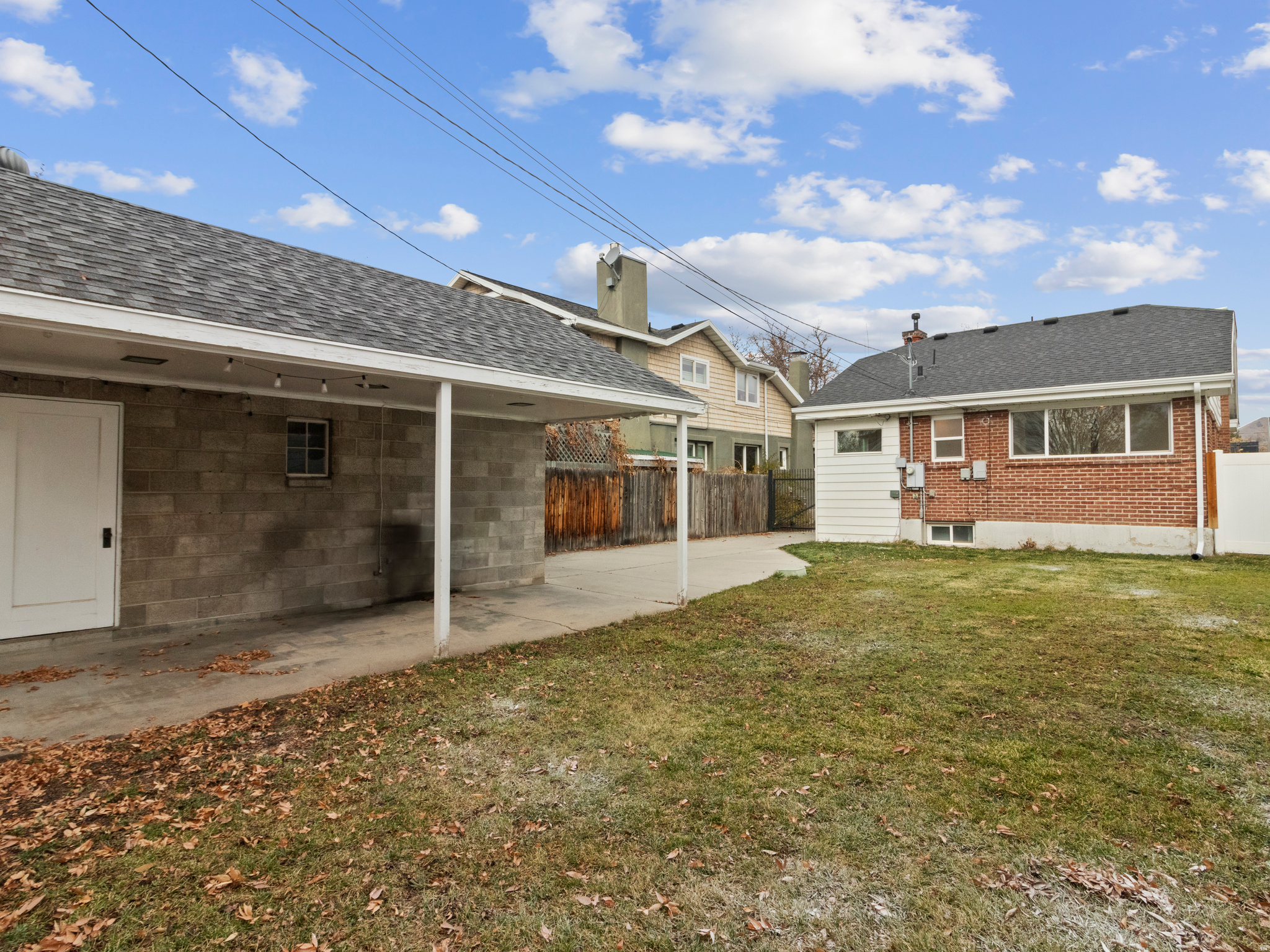 UNIVERSITY - Residential