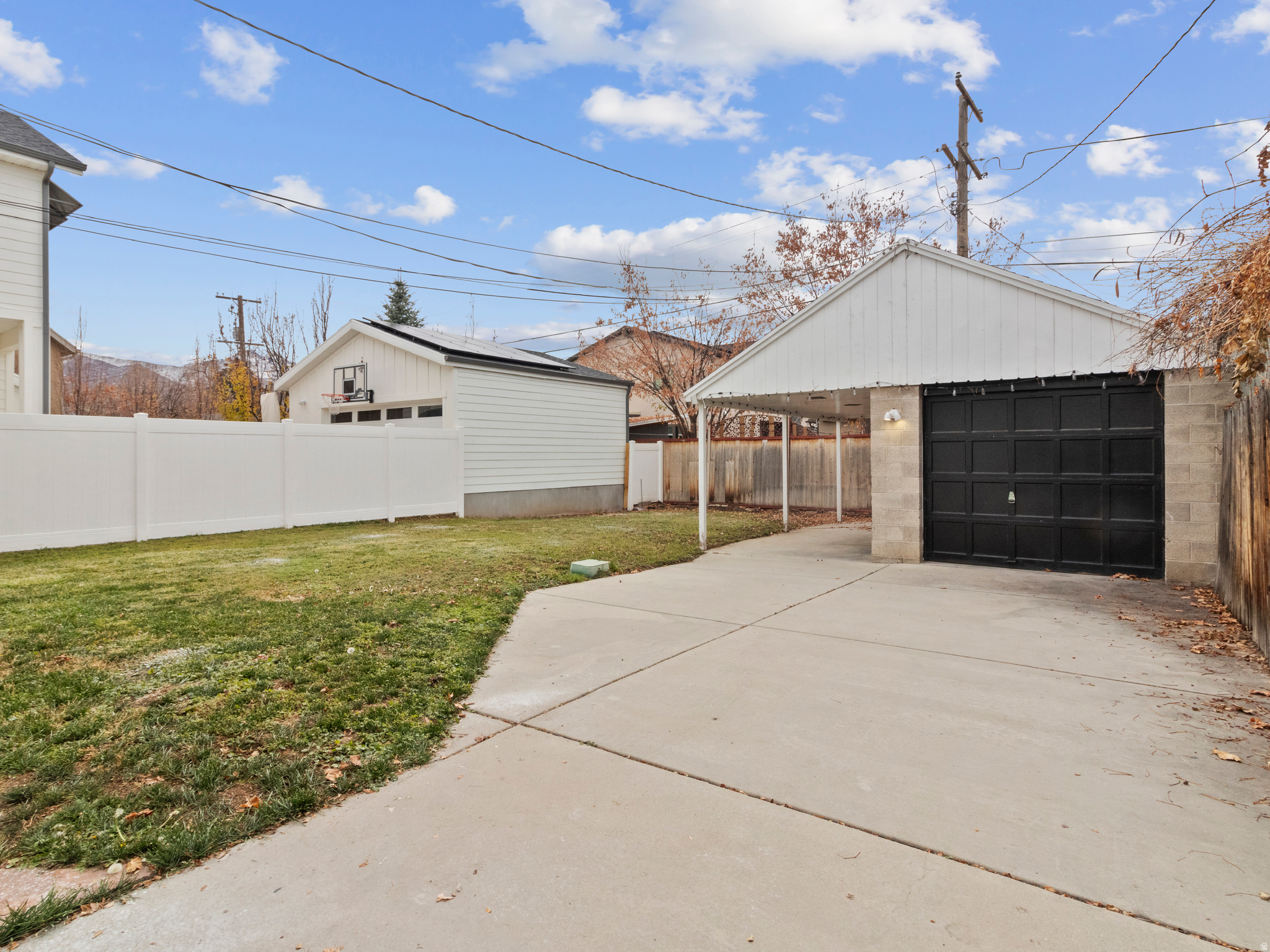 UNIVERSITY - Residential