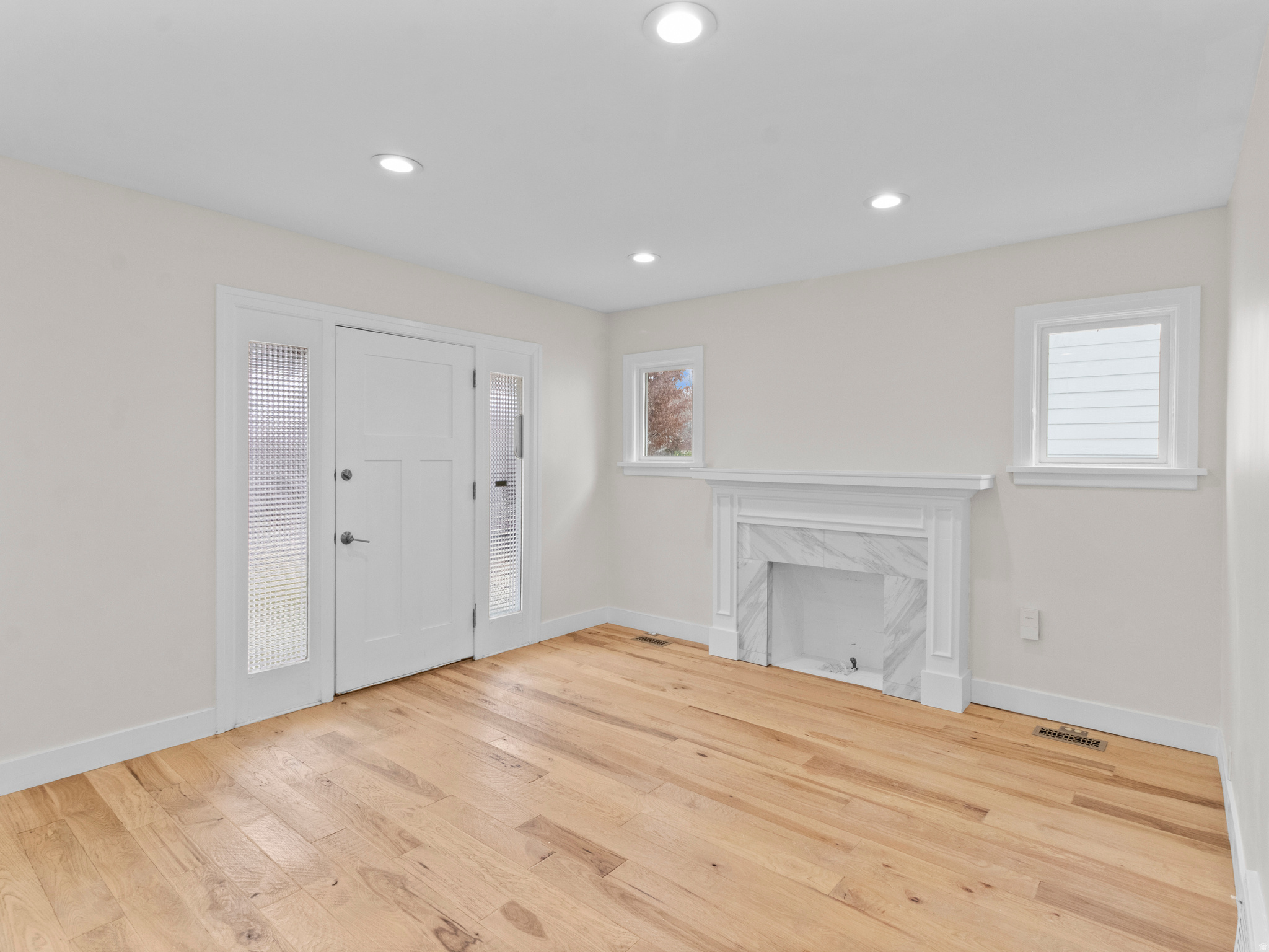 UNIVERSITY - Residential