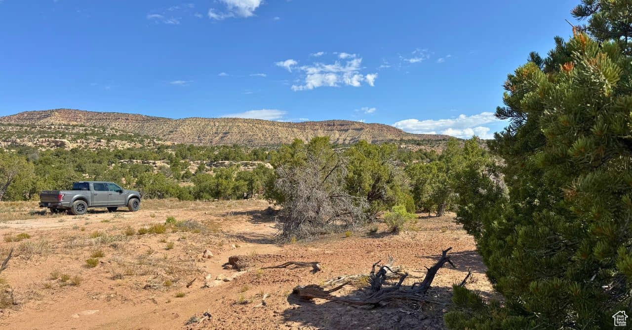 COYOTE HILLS NORTH - Land
