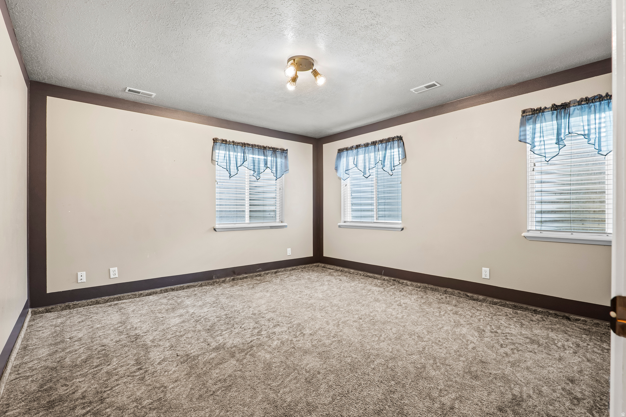 LYNNWOOD SUBD - Residential