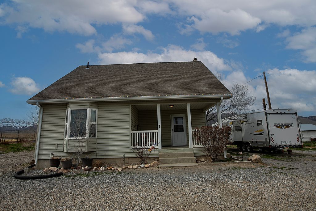 Photo of 16 N TAYLOR RD W, Grantsville, UT 84029 (MLS # 2143491)