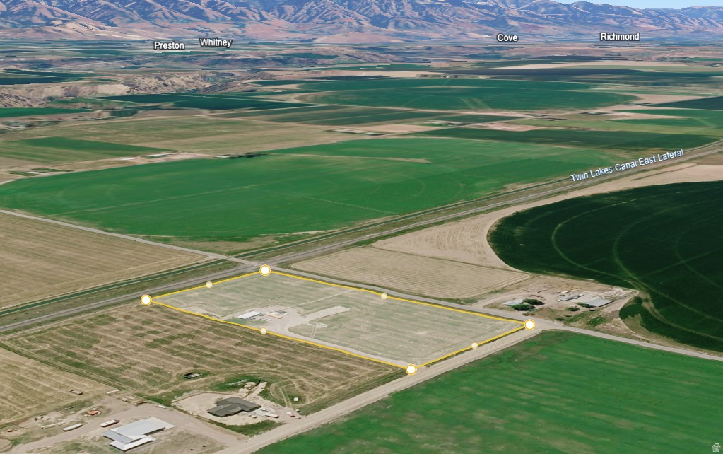 CLOVER ESTATES - Land