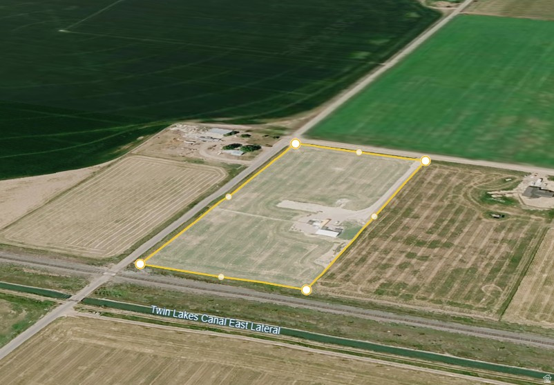 CLOVER ESTATES - Land