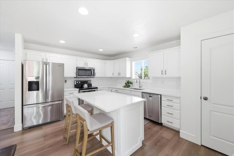 Tiny photo for 2442 E 1610 S, Spanish Fork, UT 84660 (MLS # 2151887)